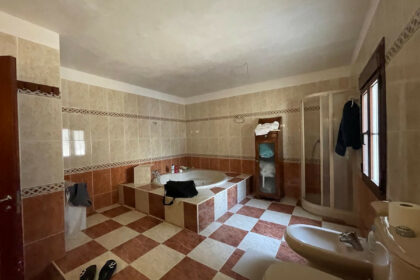 c2dbf284d3b9285f3d1e732d053d35ed - 18