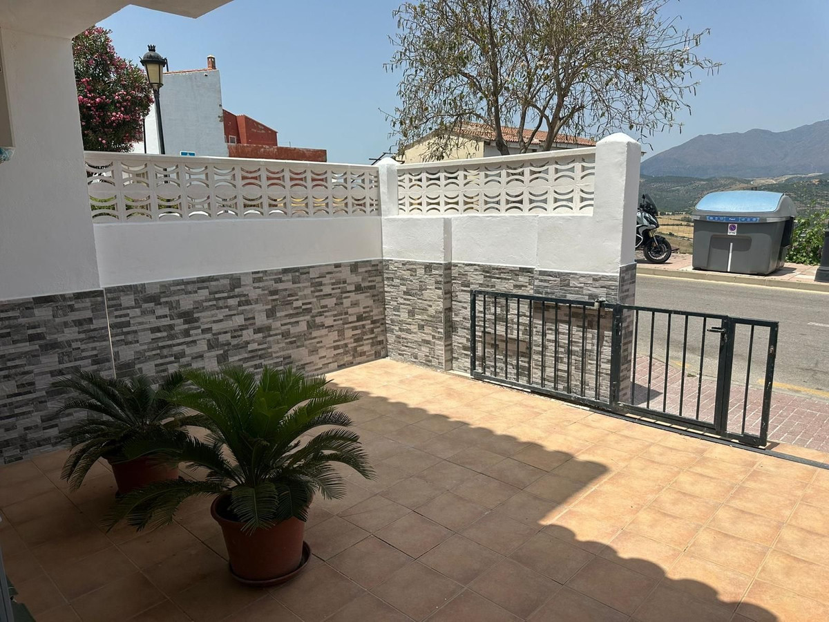 c3e0b2224f43e21c7825703566726abd - 1