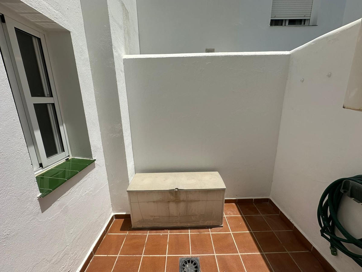 c3e0b2224f43e21c7825703566726abd - 16