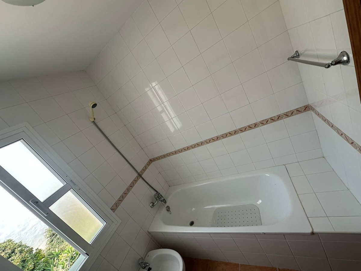 c3e0b2224f43e21c7825703566726abd - 23