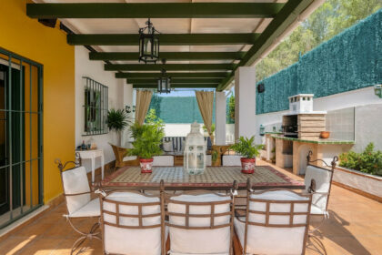 c41a6c15a193e3990aed1e756b920218 - 1