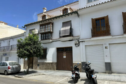 c613c491f54394ee21a43586ca1cb026 - 1