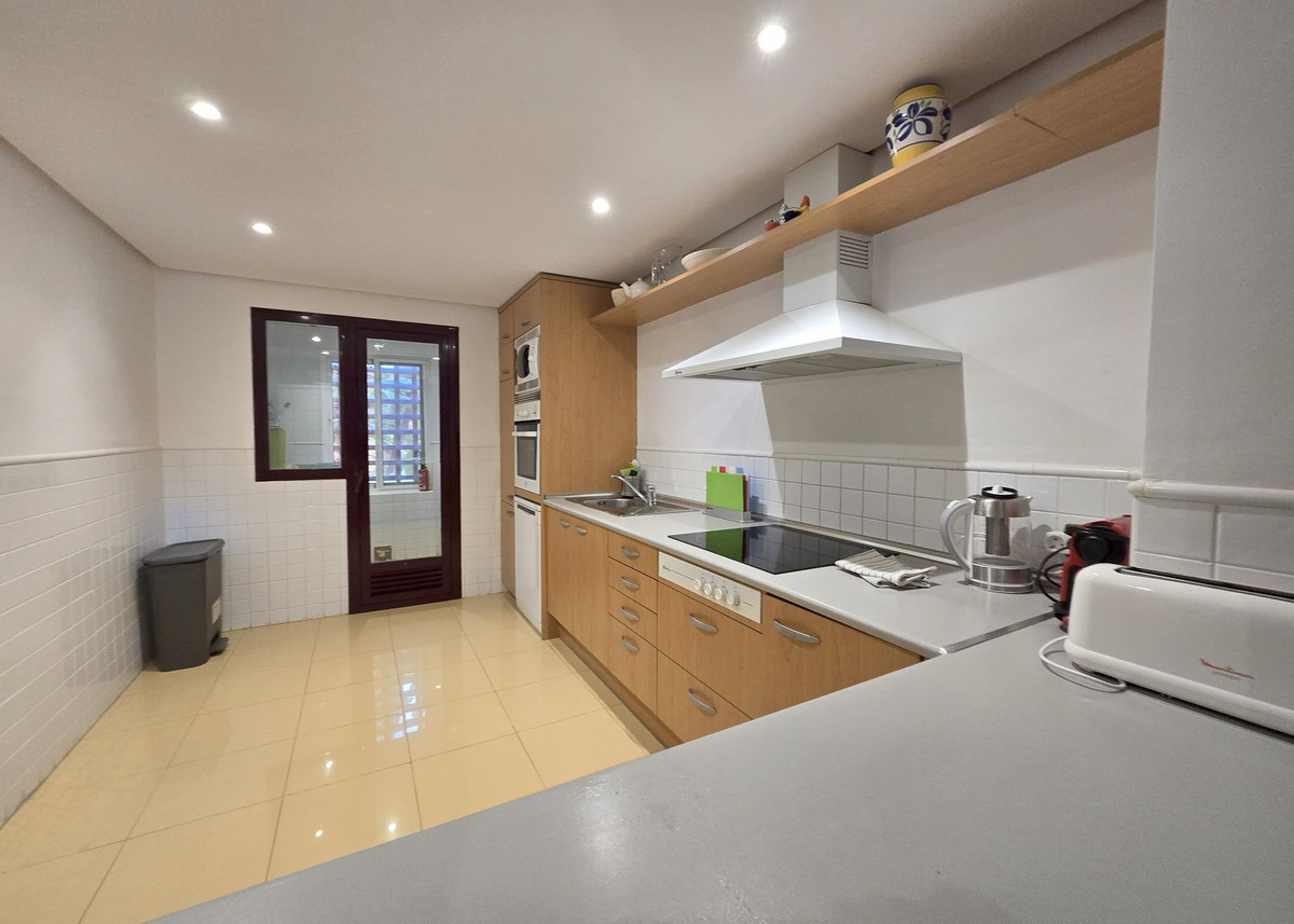 c6193e04eeee5883f8be58a5f898e1ec - 17