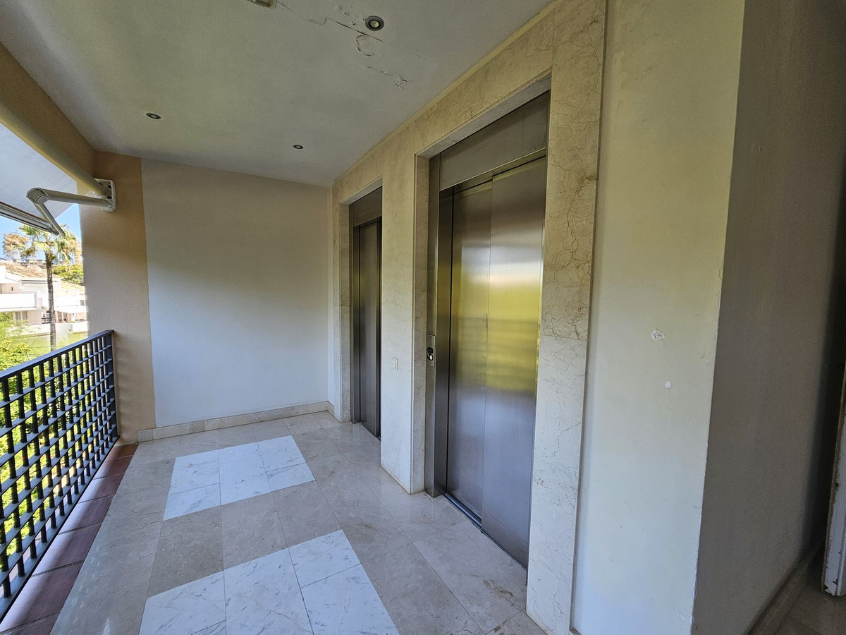 cf2c683934ae74e92c7497e5630415cd - 28