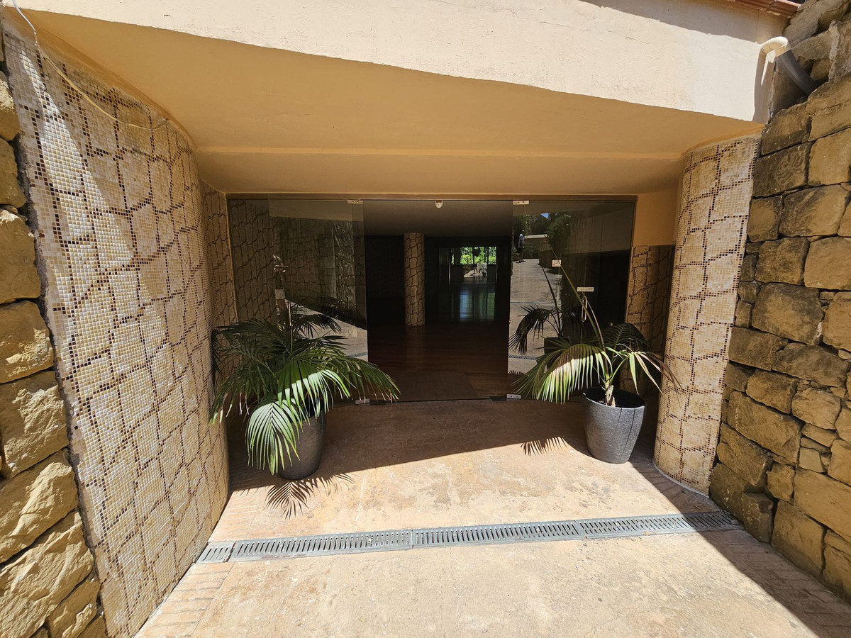 cf2c683934ae74e92c7497e5630415cd - 30