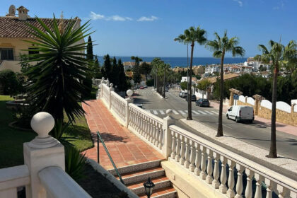 cf920e56658cf9d9f33dc79d08948b69 - 32