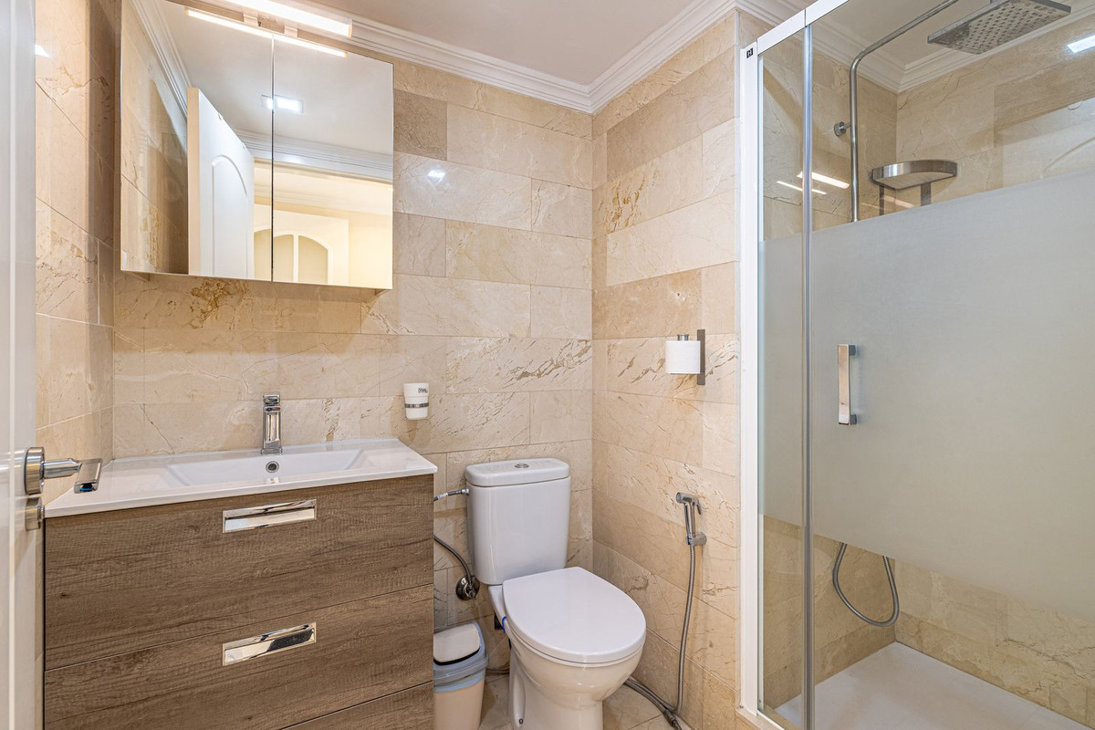 d0e300d03912fe05a9e2f46924016537 - 12