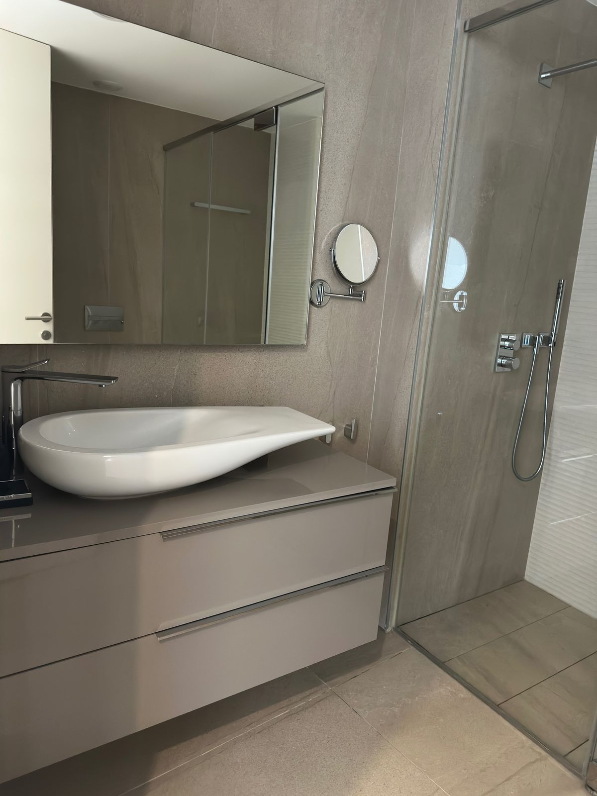 d14b27d9a2f00bef6655c32d5ac7226f - 24