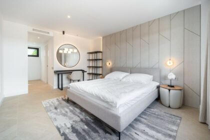 d2c248830df4ea7aadcd5281300c2737 - 19