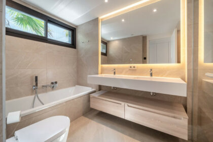 d2c248830df4ea7aadcd5281300c2737 - 21