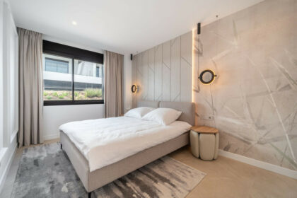 d2c248830df4ea7aadcd5281300c2737 - 23