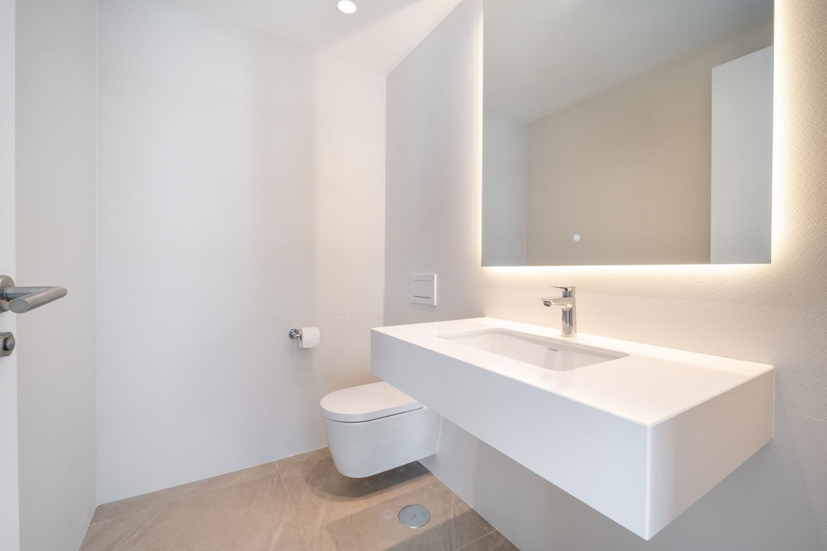 d2c248830df4ea7aadcd5281300c2737 - 28