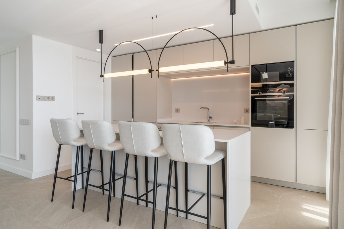 d2c248830df4ea7aadcd5281300c2737 - 31