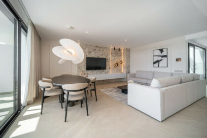 d2c248830df4ea7aadcd5281300c2737 - 32