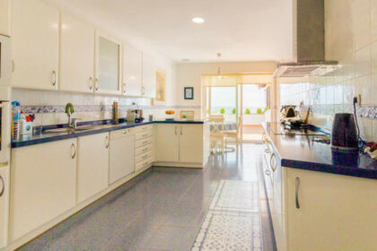 d5d37a51ef93522a9fe40fe8592c3679 - 17