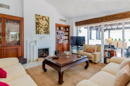 d5d37a51ef93522a9fe40fe8592c3679 - 2