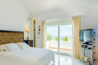 d5d37a51ef93522a9fe40fe8592c3679 - 20