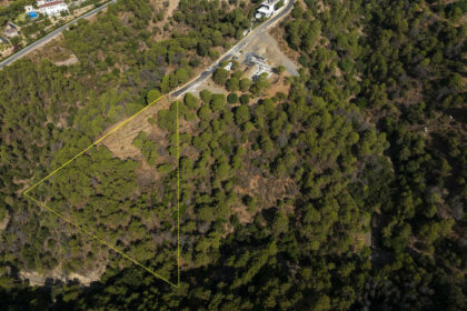 d9e807dbc5aaf6c700b54ff4bab0ad40 - 1