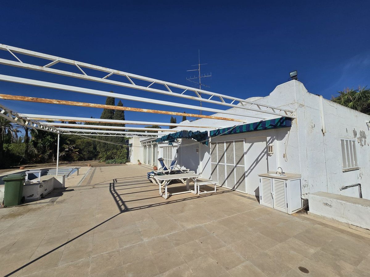 dca0529410ffe7e041705a6e00e0523c - 12