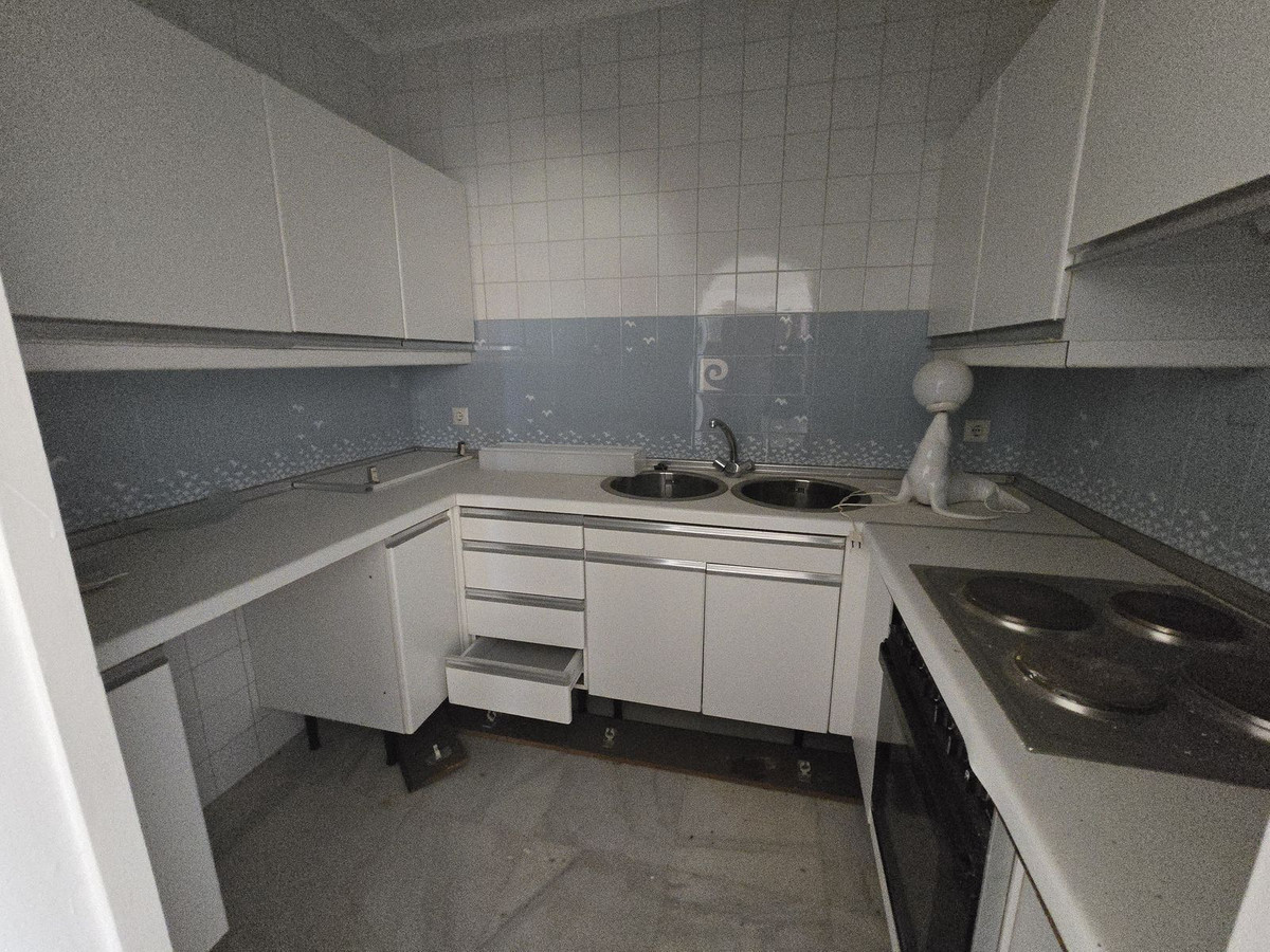 dca0529410ffe7e041705a6e00e0523c - 17