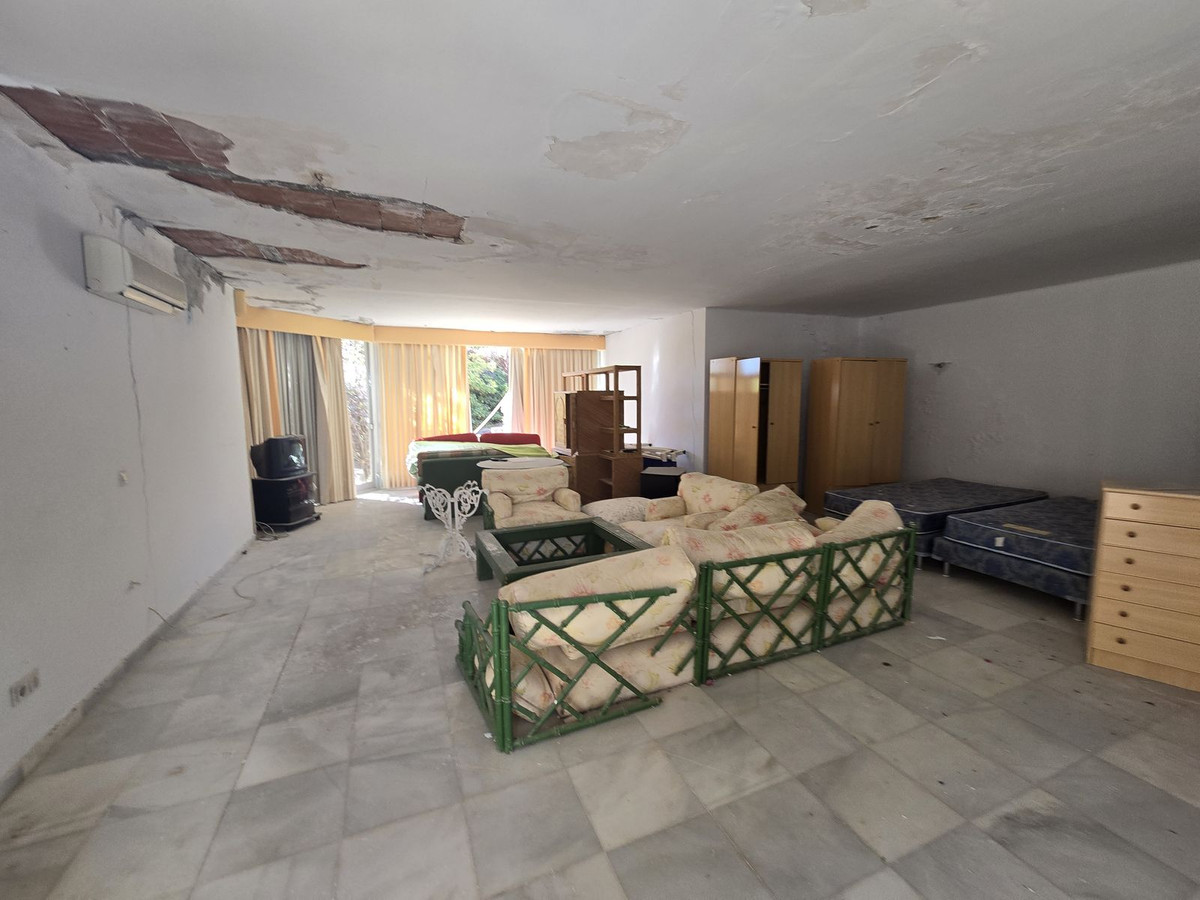 dca0529410ffe7e041705a6e00e0523c - 18