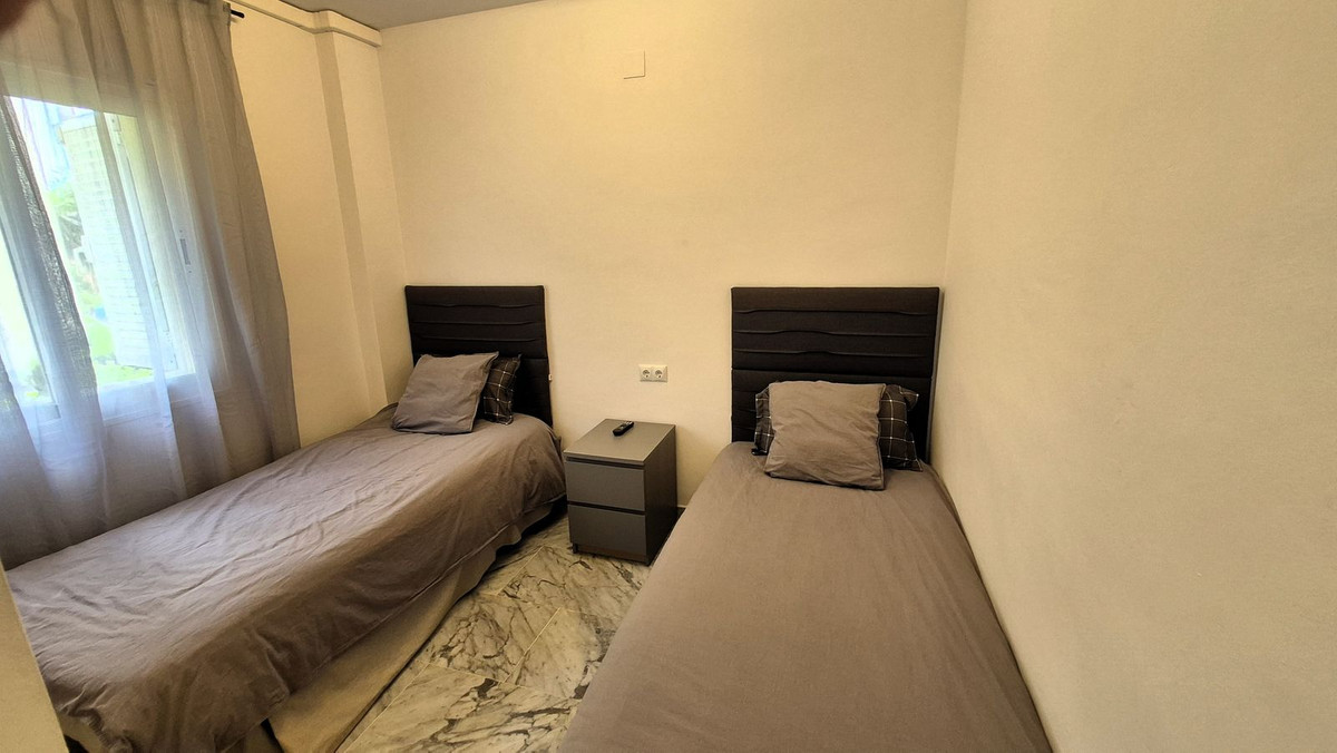 dffe695b992a08ac7c50cbaaccc2b834 - 18