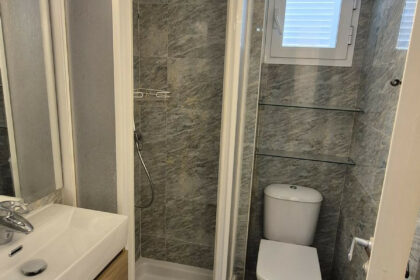 dffe695b992a08ac7c50cbaaccc2b834 - 21