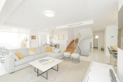 e01ab20e1f6845dd713d8ca3fbbcda32 - 12