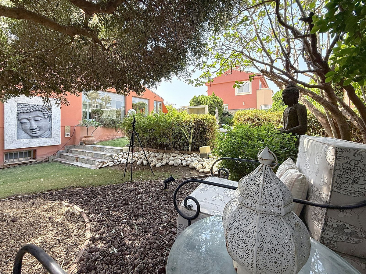 e0d0f56bfd9c1123927a743c028b5959 - 15