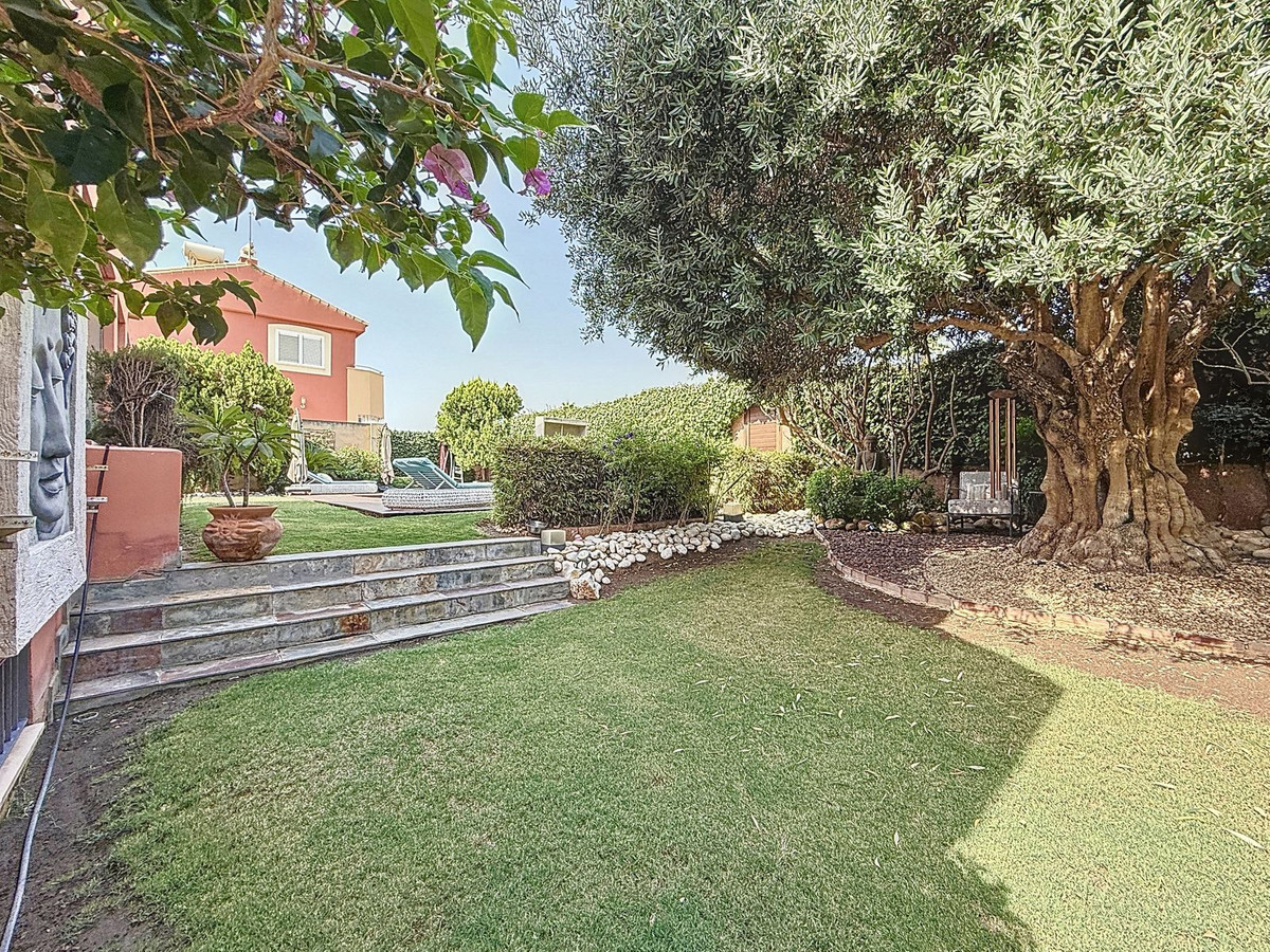 e0d0f56bfd9c1123927a743c028b5959 - 19