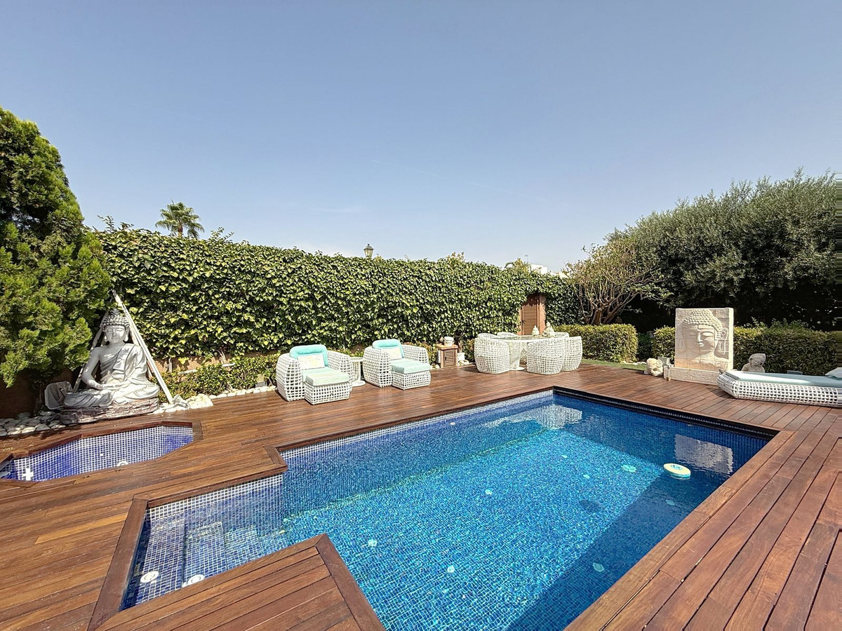 e0d0f56bfd9c1123927a743c028b5959 - 30