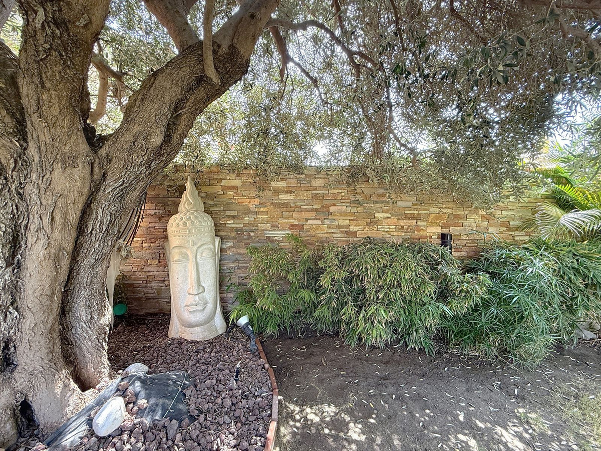 e0d0f56bfd9c1123927a743c028b5959 - 38