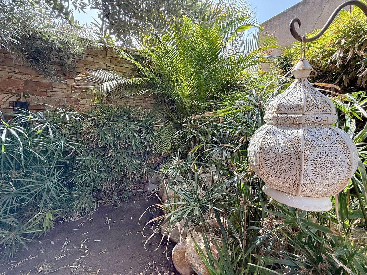 e0d0f56bfd9c1123927a743c028b5959 - 44