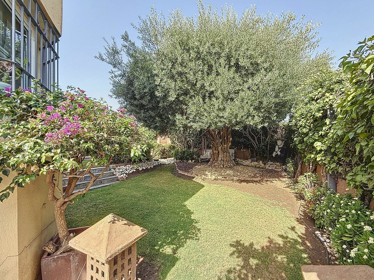 e0d0f56bfd9c1123927a743c028b5959 - 7