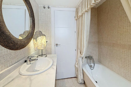 e0d0f56bfd9c1123927a743c028b5959 - 81