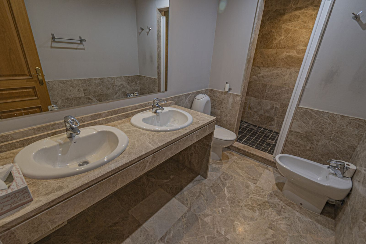 e261c0bb79684c14557dba87606d59a3 - 27