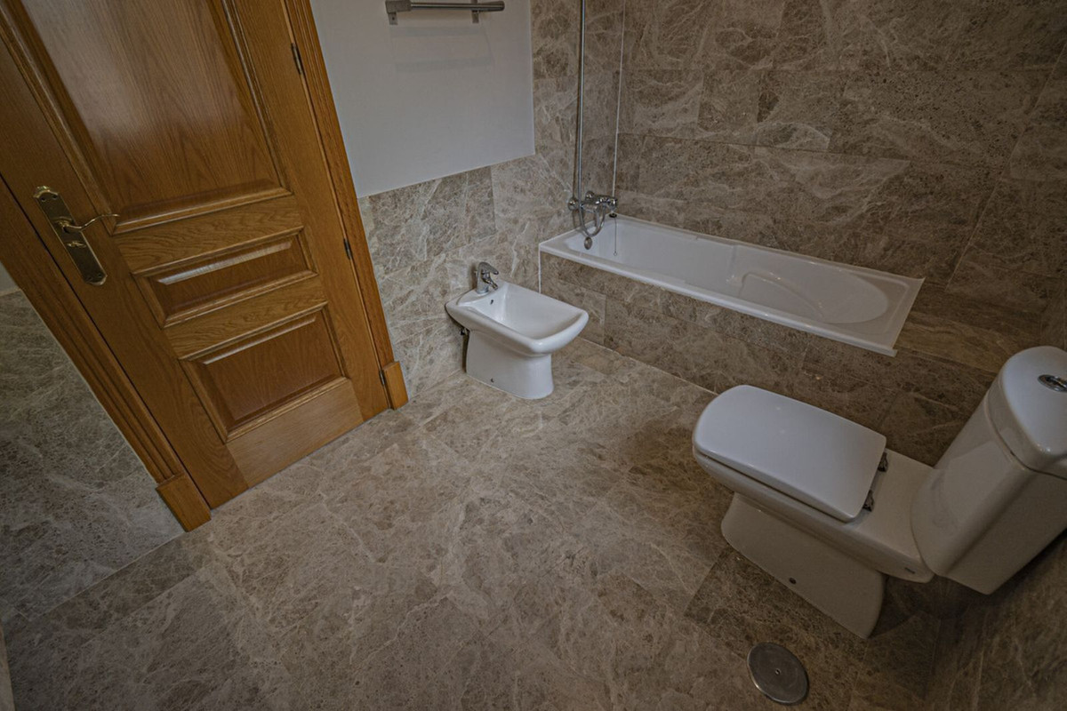 e261c0bb79684c14557dba87606d59a3 - 32