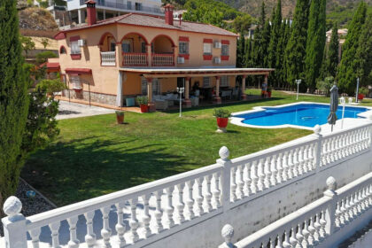 e39de223fe64576940e96e6ddb70455f - 2