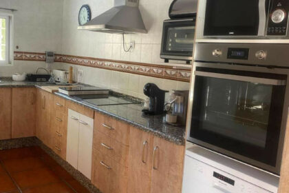 e39de223fe64576940e96e6ddb70455f - 9