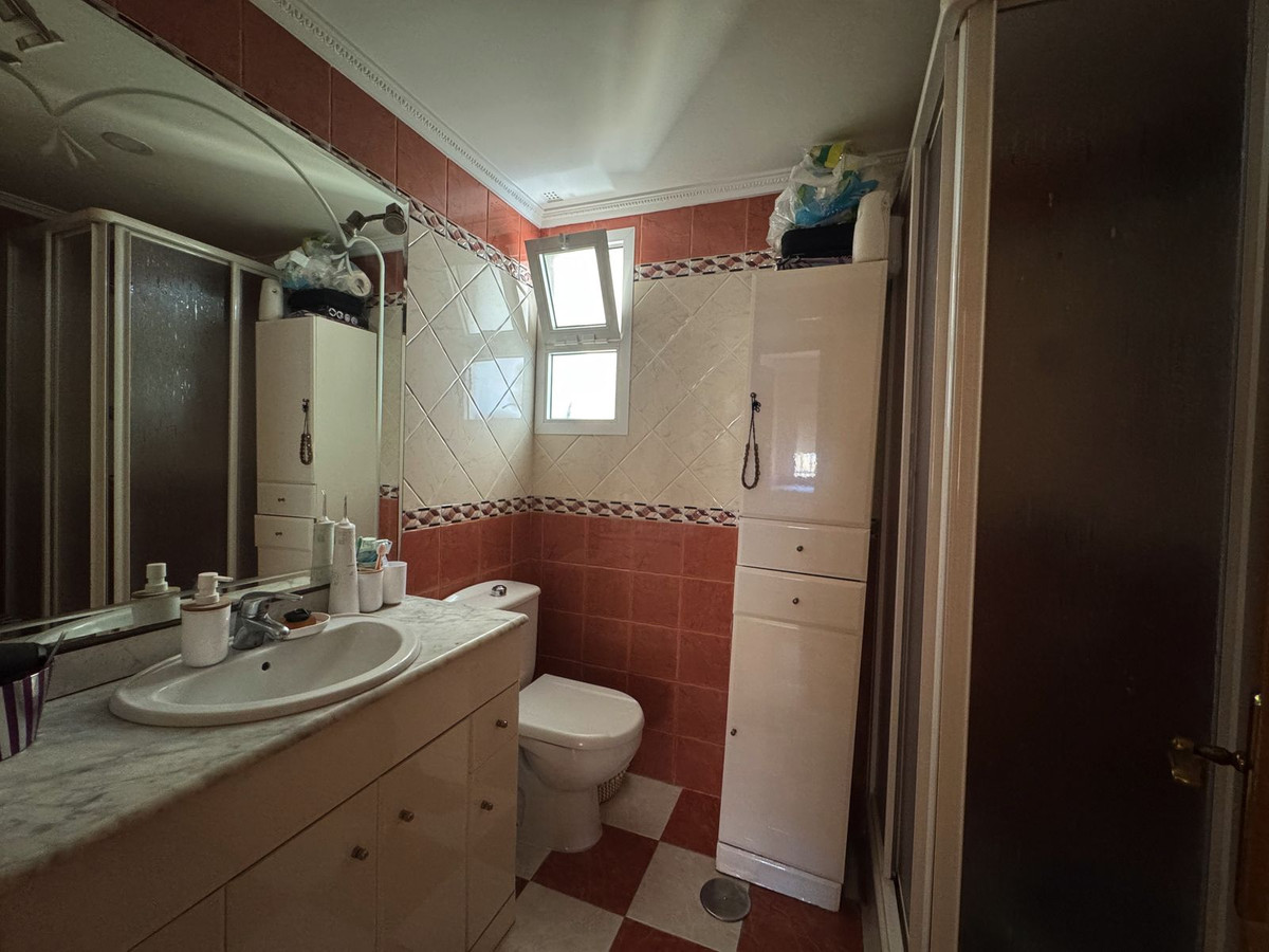 e4d1dc3e64169da9153f2c7e70bc2994 - 11