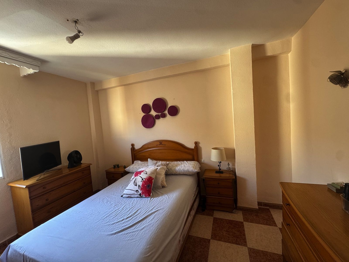 e4d1dc3e64169da9153f2c7e70bc2994 - 13