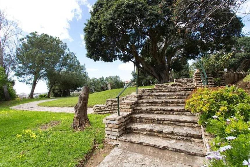 e9ea49b4bcbaf3c133d025ccfaf9f4db - 18