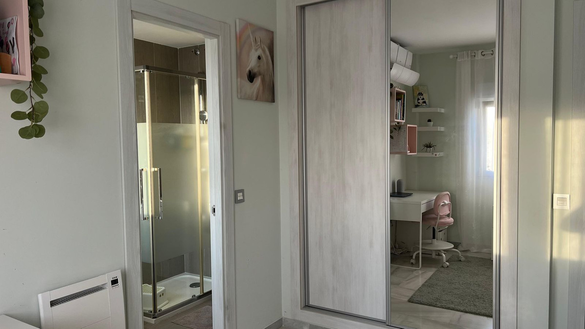 eb61537c3a5866f0ffad30cf51d84e84 - 12