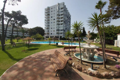 ed59b6f0178dd7f107f856eb5838f267 - 13