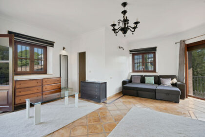 eedbcc9bf23ac730b4fc844754ca4dc8 - 10