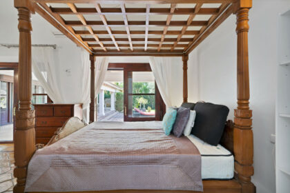 eedbcc9bf23ac730b4fc844754ca4dc8 - 13