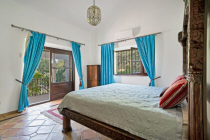 eedbcc9bf23ac730b4fc844754ca4dc8 - 15