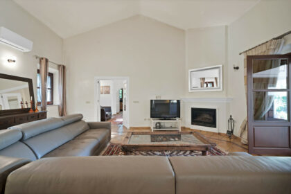 eedbcc9bf23ac730b4fc844754ca4dc8 - 4