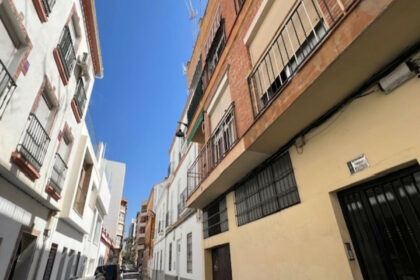 ef230c4322945fd432bd077f3b11cdda - 32