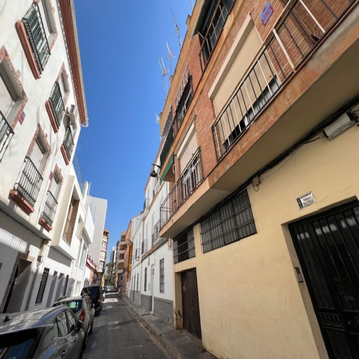 ef230c4322945fd432bd077f3b11cdda - 32